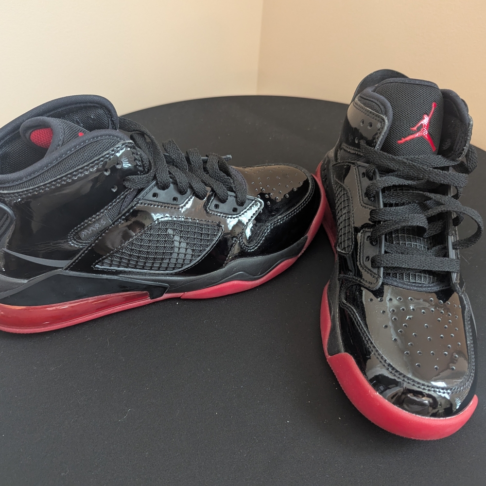 Jordan Kids Black and Red Sneakers